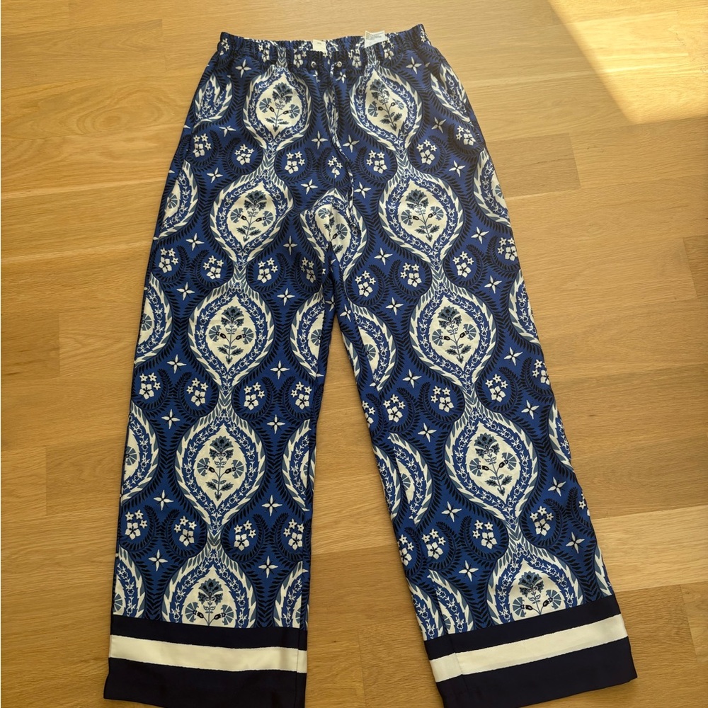H&M Floral Blue and White Pants
